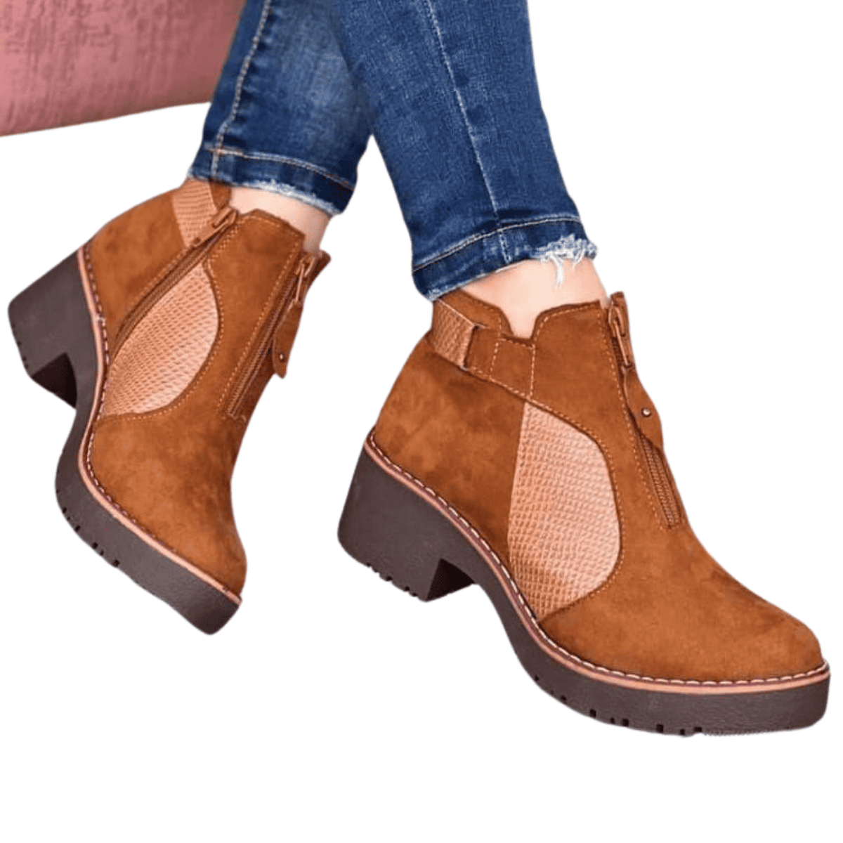 Comprar Botines Tacón Medio Mujer en Onlineshoppingcenterg. Los botines de tacón medio son el equilibrio perfecto entre estilo y comodidad. Si estás buscando comprar botines tacón medio mujer, en Onlineshoppingcenterg tenemos una amplia selección para todos los gustos y ocasiones. Descubre por qué estos botines son un imprescindible en el armario de toda mujer.  ¿Por qué elegir botines de tacón medio? Los botines de tacón medio combinan elegancia y practicidad. Su altura moderada permite caminar con comodidad durante largas horas sin sacrificar el estilo. Además, son ideales para:  Oficinas y eventos formales: Los botines negros o botines marrones mujer son opciones versátiles que complementan cualquier atuendo formal.  Días lluviosos: Opta por botas de agua mujer o botas de lluvia mujer para mantener tus pies secos con estilo.  Estilo casual: Los botines blancos mujer y los botines vaqueros son perfectos para looks relajados pero chic.  Tipos de botines que puedes encontrar en Onlineshoppingcenterg En nuestra tienda, te ofrecemos una amplia variedad de botines para satisfacer tus necesidades:  1. Botines para el día a día Botines planos mujer: Comodidad para caminar todo el día.  Botines piel mujer: Diseños clásicos y duraderos.  Botines flexi mujer: Diseñados pensando en la ergonomía.  2. Botines elegantes para ocasiones especiales Botines de tacón grueso: Perfectos para eventos que requieren estilo y estabilidad.  Botines plataforma mujer: Añaden altura sin comprometer la comodidad.  Botines dorados y plateados: Ideales para fiestas y celebraciones.  3. Botines modernos y juveniles Botines calcetín mujer: Diseños ajustados y modernos.  Botines cowboy mujer: Perfectos para un look boho o casual.  Botines refresh: Opciones frescas y únicas para destacar.  Consejos para elegir los mejores botines de tacón medio Comodidad ante todo: Busca modelos como los botines skechers mujer o botines flexi mujer, reconocidos por su comodidad.  Material de calidad: Elige botines de cuero mujer o botines piel mujer para garantizar durabilidad.  Color versátil: Los botines negros y botines marrones mujer combinan con cualquier atuendo.  Altura adecuada: Los botines de tacón medio ofrecen el balance perfecto entre estilo y practicidad.  Preguntas frecuentes sobre botines de tacón medio mujer ¿Son cómodos los botines de tacón medio para uso diario? Sí, especialmente si eliges marcas como botines flexi mujer o botines skechers mujer, diseñadas para ofrecer soporte y confort.  ¿Cómo combinar botines de tacón medio? Para un look casual: Combina botines vaqueros con jeans ajustados y una blusa suelta.  Para eventos formales: Usa botines negros con un vestido midi o un conjunto elegante.  Para días lluviosos: Opta por botas de agua mujer con un impermeable moderno.  Compra tus botines de tacón medio mujer en Onlineshoppingcenterg En Onlineshoppingcenterg, nos especializamos en ofrecer los mejores botines para dama a precios accesibles. Ya sea que busques botines plataforma, botines cowboy mujer o botines elegantes, tenemos lo que necesitas. Compra hoy y disfruta de:  Envió rápido y seguro.  Múltiples opciones de pago.  Garantía de satisfacción.  No esperes más. Compra botines tacón medio mujer en Onlineshoppingcenterg y eleva tu estilo con comodidad. ¡Te esperamos!